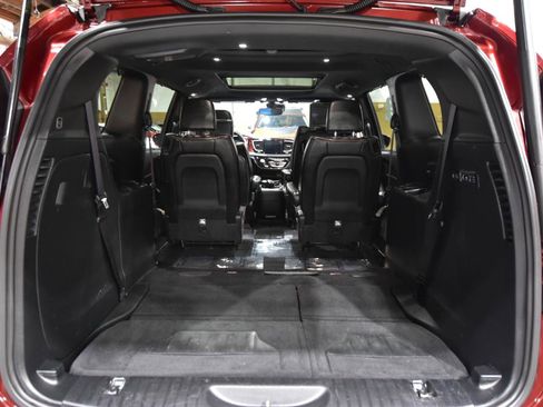 Used 2020 Chrysler Pacifica Limited FWD image 63
