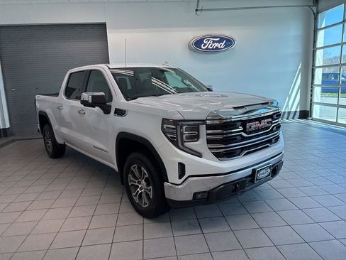 Used 2026 GMC Sierra 1500 SLT image 1