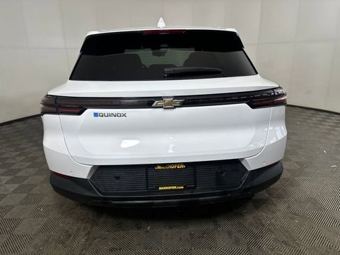 Used 2025 Chevrolet Equinox EV LT image 4