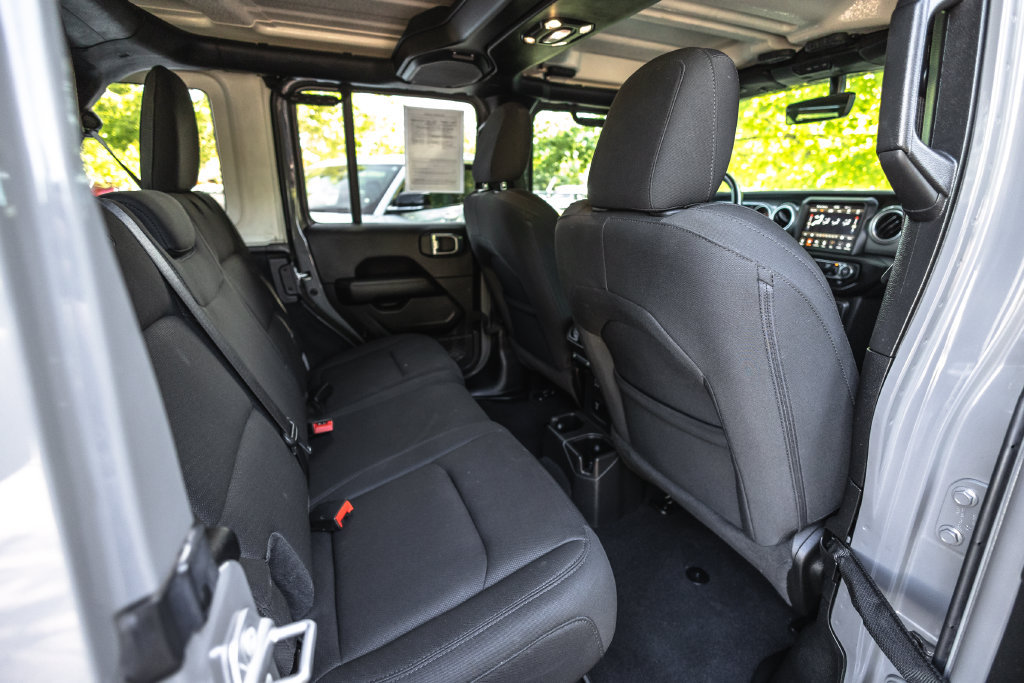 Used 2021 Jeep Wrangler Unlimited Sahara AWD/4WD image 27