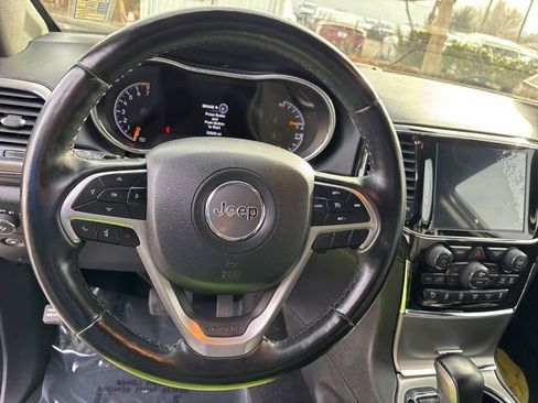 Used 2021 Jeep Grand Cherokee Laredo X image 31