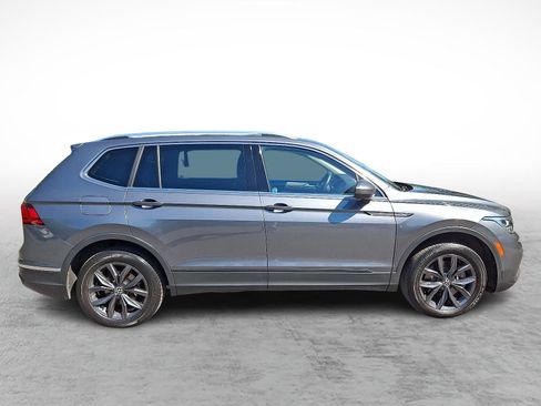Used 2022 Volkswagen Tiguan SE AWD/4WD image 7