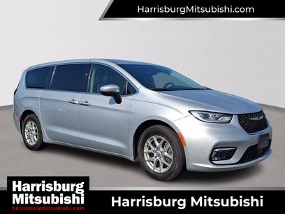 Used 2023 Chrysler Pacifica Touring-L