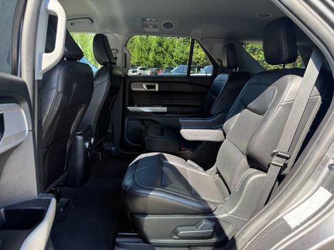 Used 2021 Ford Explorer Limited w/ Equipment Group 301A RWD image 7