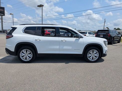Used 2026 GMC Acadia Elevation w/ Elevation Premium Package FWD image 3