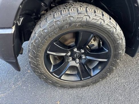 Used 2022 RAM 1500 Lone Star w/ Night Edition AWD/4WD image 6