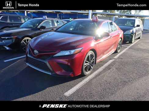 Used 2018 Toyota Camry XSE image 1