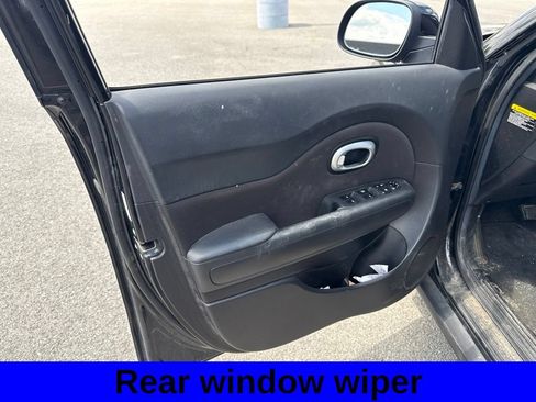 Used 2016 Kia Soul FWD image 14