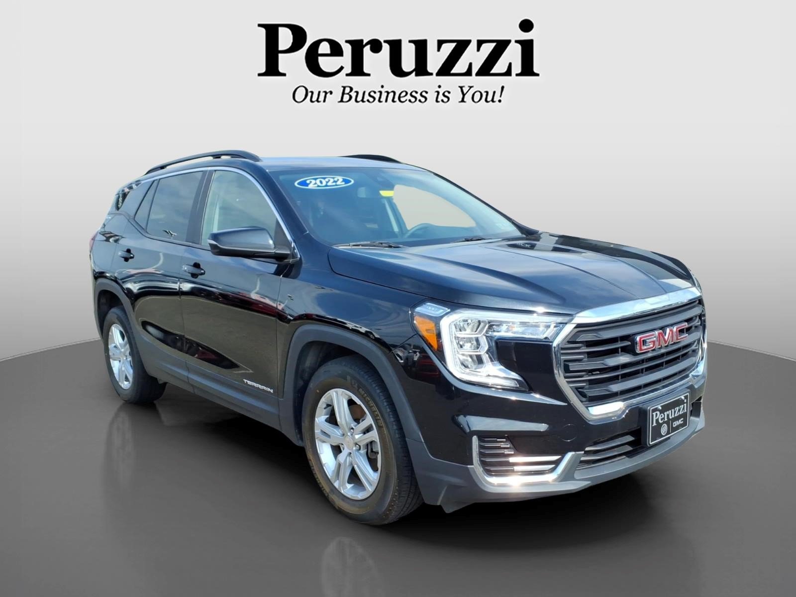 Used 2022 GMC Terrain SLE w/ Driver Convenience Package FWD image 1