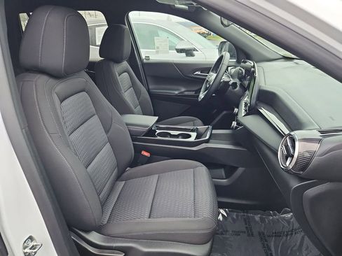 Certified 2025 Chevrolet Equinox LT image 28