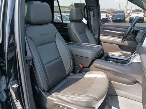 Used 2021 GMC Yukon Denali image 32