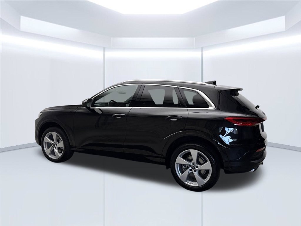 Used 2025 Audi Q5 Premium AWD/4WD image 3