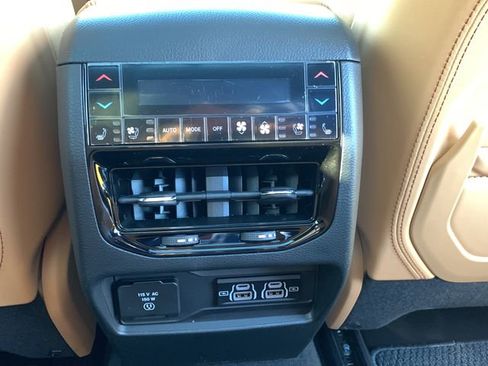 New 2025 Jeep Grand Cherokee Summit image 46