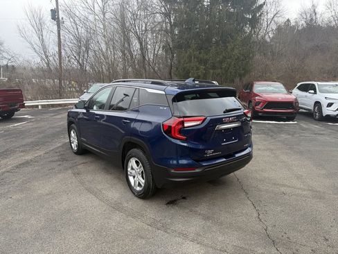 Used 2022 GMC Terrain SLE w/ Driver Convenience Package image 16