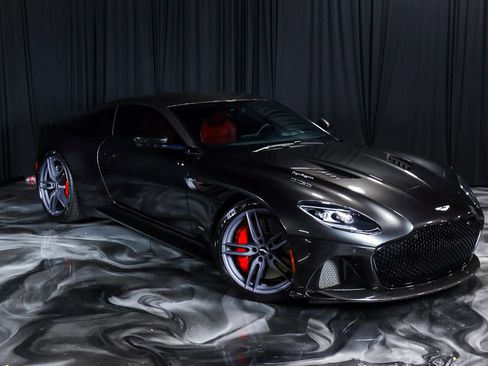 Used 2019 Aston Martin DBS Superleggera RWD image 8