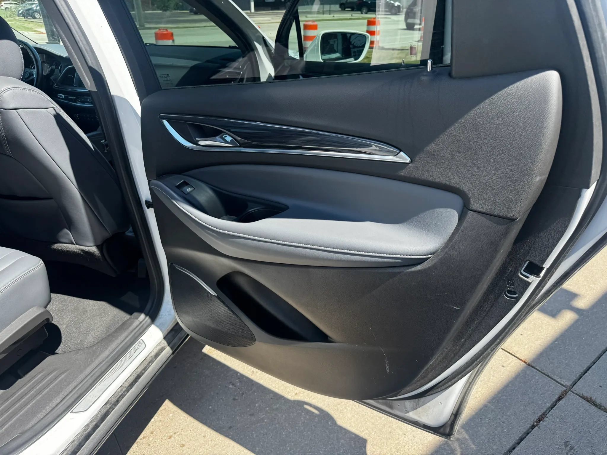 Used 2019 Buick Enclave Essence AWD/4WD image 12