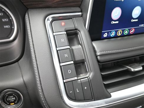 Used 2021 Chevrolet Tahoe Z71 w/ Z71 Off-Road Package image 27