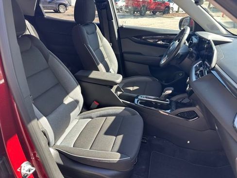 Used 2025 Chevrolet TrailBlazer LT w/ Convenience Package FWD image 30