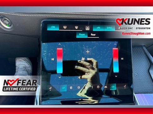 Used 2025 Cadillac Escalade Premium Luxury w/ Touring Package image 28