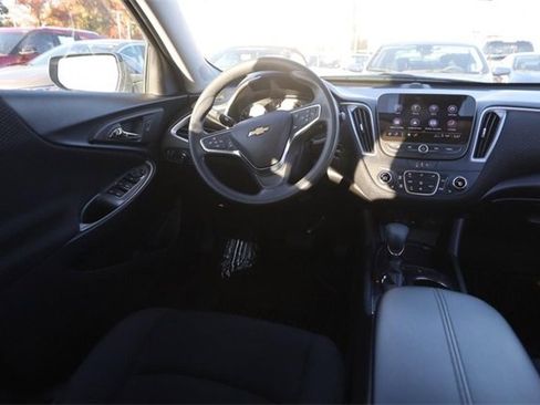 Used 2024 Chevrolet Malibu LT image 21