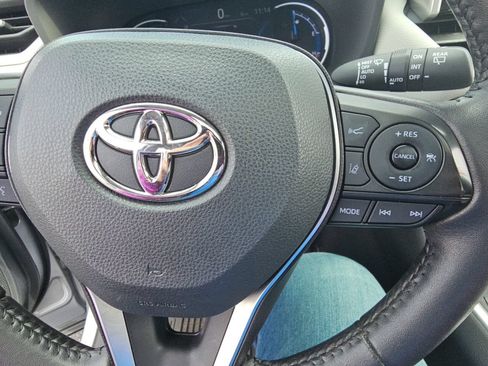 Used 2022 Toyota RAV4 Limited AWD/4WD image 12