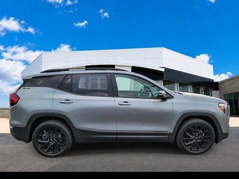 Used 2023 GMC Terrain SLE w/ Driver Convenience Package AWD/4WD image 3