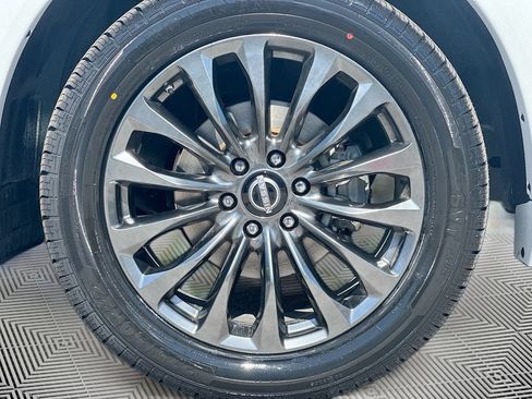 Used 2023 Nissan Armada Platinum w/ Captain's Chairs Package RWD image 36