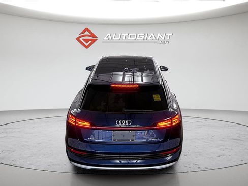 Used 2022 Audi e-tron Premium Plus w/ Premium Plus Package image 4