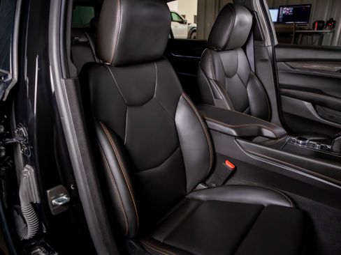 Used 2024 Cadillac CT5 V w/ LPO, ONYX Package image 27