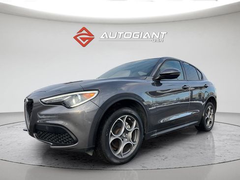 Used 2023 Alfa Romeo Stelvio Sprint image 14
