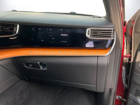 Used 2024 Jeep Grand Wagoneer Series III w/ HD Trailer Tow Package image 22