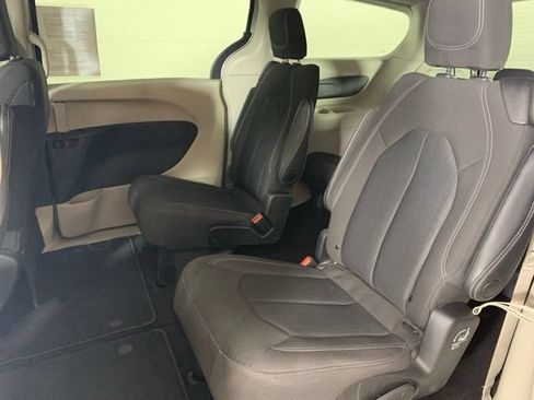 Used 2023 Chrysler Voyager LX FWD image 6