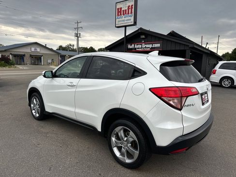 Used 2017 Honda HR-V EX image 5