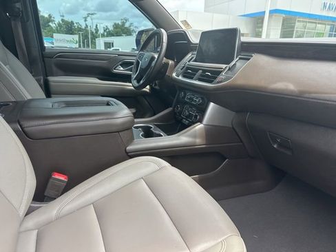 Used 2022 Chevrolet Tahoe Z71 w/ Luxury Package AWD/4WD image 14