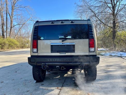 Used 2005 HUMMER H2 Luxury w/ Preferred Equipment Group image 8