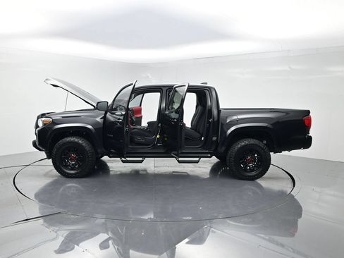 Used 2022 Toyota Tacoma SR5 w/ Technology Package RWD image 29