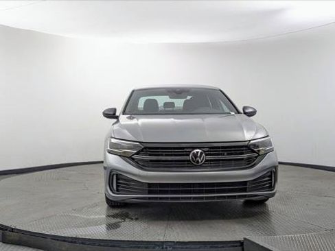 Used 2024 Volkswagen Jetta Sport FWD image 12