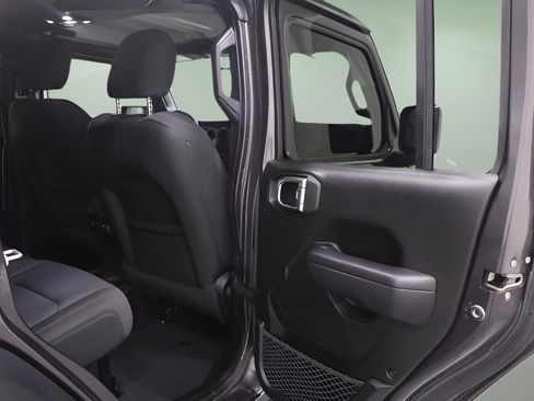Used 2022 Jeep Wrangler Unlimited Sport AWD/4WD image 18