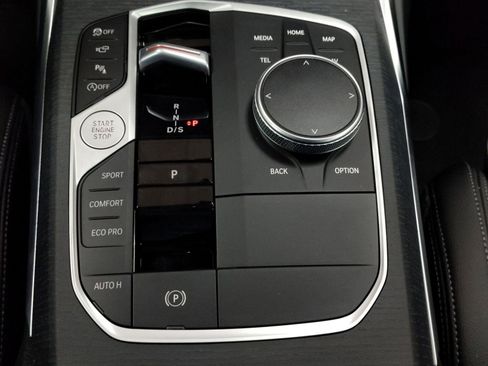 New 2026 BMW 330i xDrive Sedan w/ Convenience Package image 17