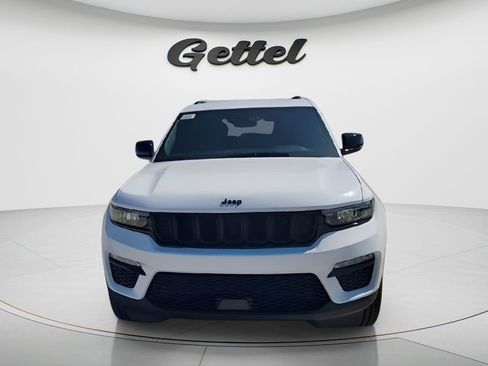 New 2025 Jeep Grand Cherokee Limited w/ Black Appearance Package AWD/4WD image 3