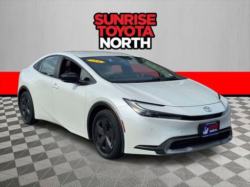 Certified 2023 Toyota Prius Prime FWD image 1
