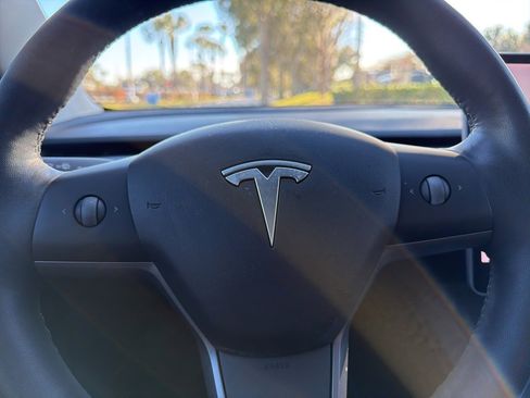 Used 2022 Tesla Model 3 image 11