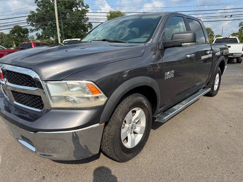 Used 2017 RAM 1500 Classic SLT AWD/4WD image 9