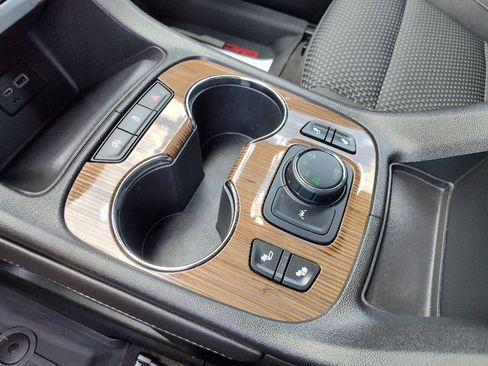 Used 2023 GMC Acadia SLE w/ Driver Convenience Package image 19