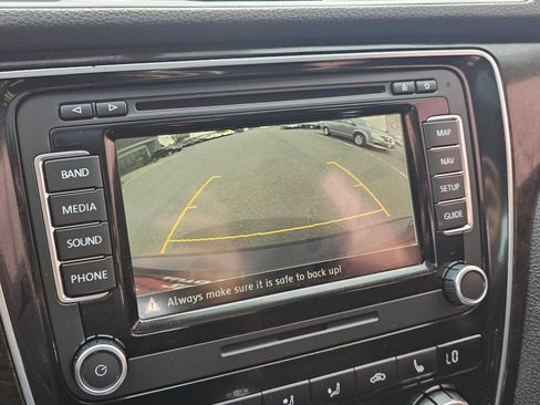 Used 2015 Volkswagen Passat TDI SEL Premium FWD image 7