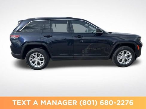 Used 2024 Jeep Grand Cherokee Limited AWD/4WD image 2