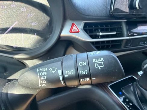 Used 2021 Toyota Sienna XLE FWD image 52