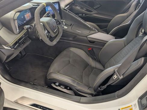 Used 2023 Chevrolet Corvette Stingray Premium Conv w/ Z51 Performance Package image 7