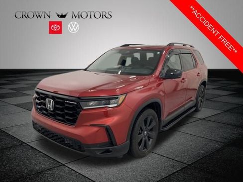 Used 2025 Honda Pilot Black Edition image 3