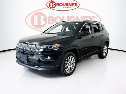 Used 2022 Jeep Compass Latitude AWD/4WD image 5